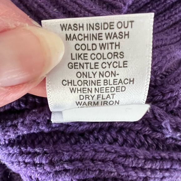 Gorgeous purple w/ bottom detail in neck 💜💜💜 - Picture 4 of 5